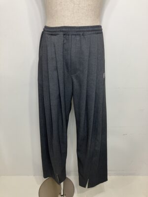 MEN グレー パンツ